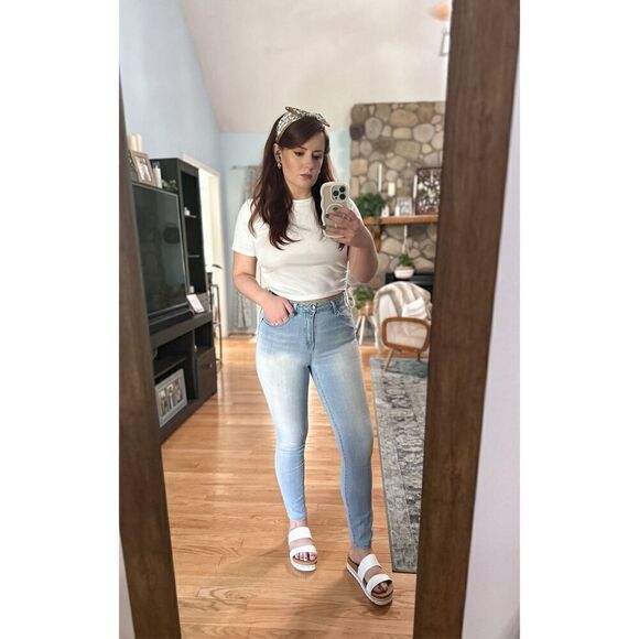 Generra Jeans  - Picture 1 of 8